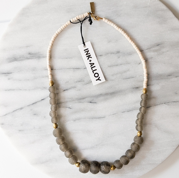 🦋LAST🦋 NWT Ink & Alloy Taupe Graduating Beaded Necklace - Picture 2 of 5